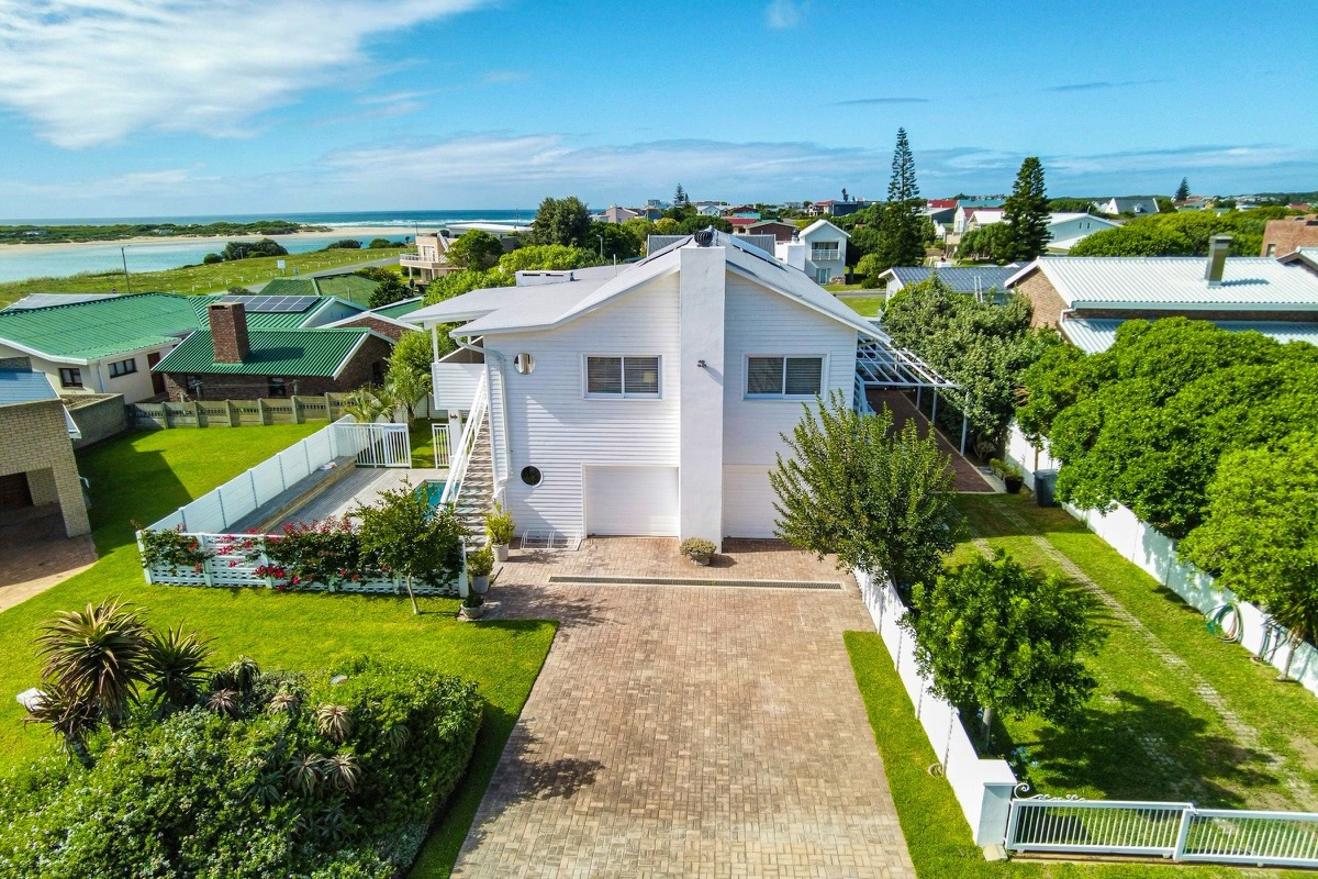 White Penguin buiteaansig