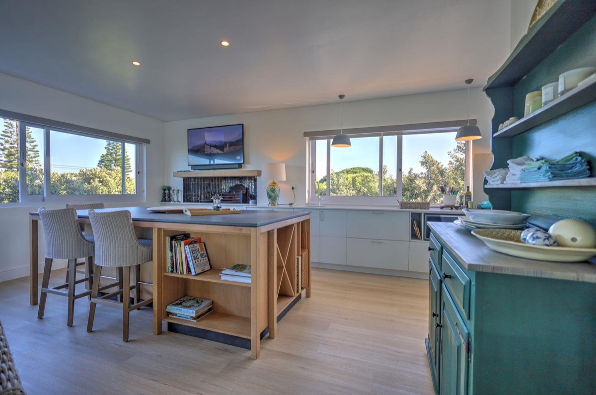 Sitkamer met eetplek